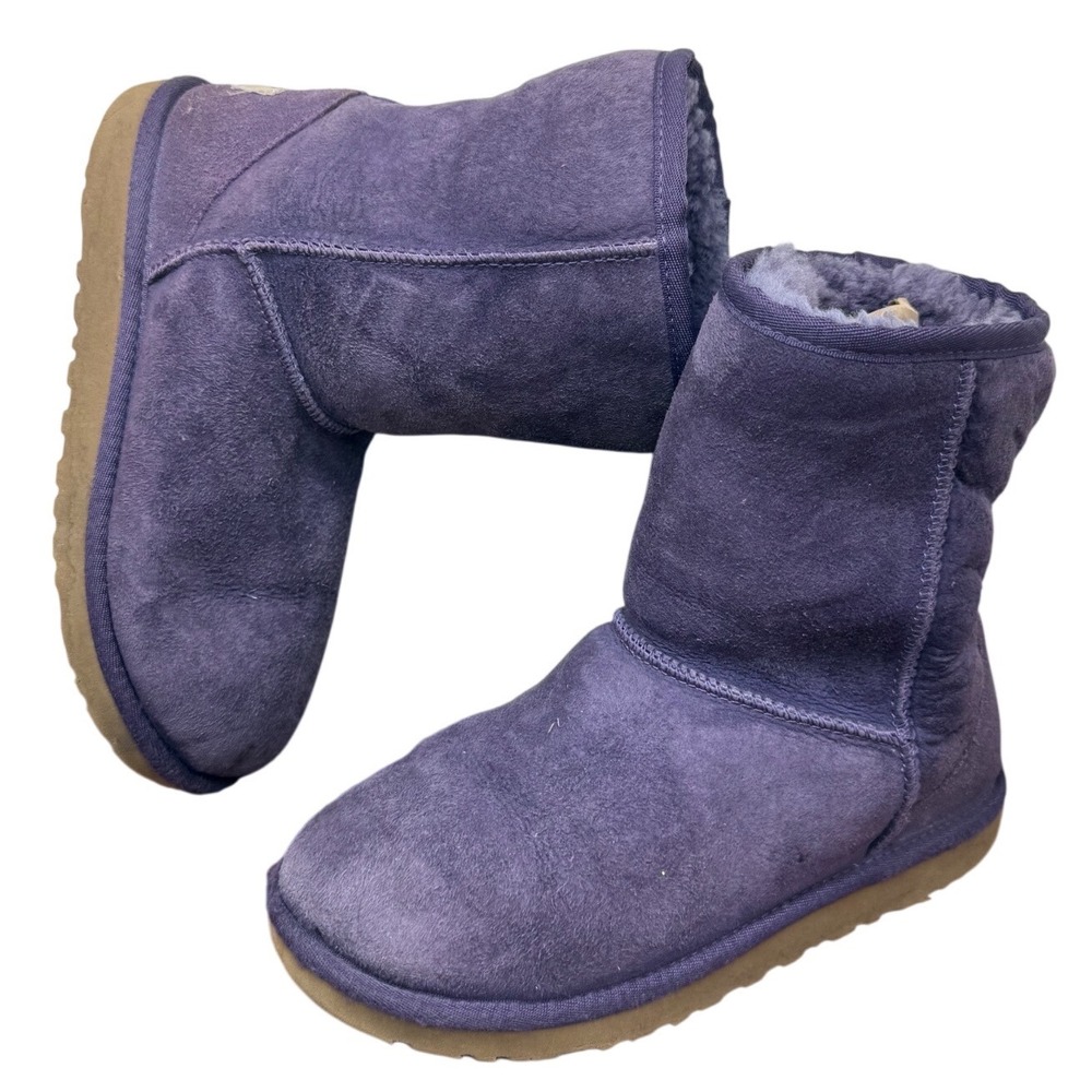 UGG Australia Purple Suede Sheepskin Lined Boots Kids Size 5‎ Youth Comfort